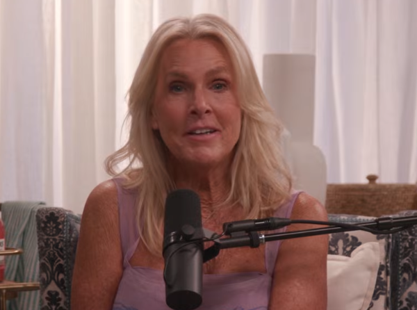 Author Elin Hilderbrand to host ‘Five Star Weekend’ series podcast